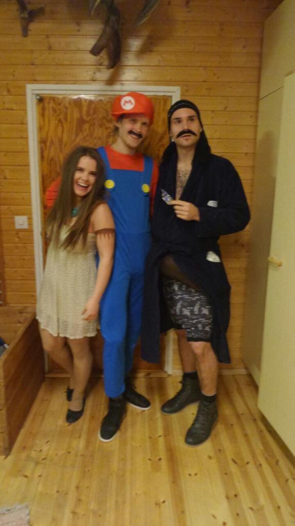 Joona Kukko (@jkukko) on Twitter photo Kuin päättömät kanat myös 2015. #salibandylupaus #Kukot #RonJeremy #SuperMario #Pocahontas <a href="/arttukukko/">Arttu Kukko</a> <a href="/katjakukko/">Katja Kukko</a> Kuin päättömät kanat myös 2015. #salibandylupaus #Kukot #RonJeremy #SuperMario #Pocahontas <a href="/arttukukko/">Arttu Kukko</a> <a href="/katjakukko/">Katja Kukko</a>
