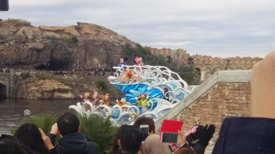 ロリィタさんが大好きな夢の国といえば ロリィタさんのディズニーデビューの カリスマトーク 女の子のカワイイを発信するメディア