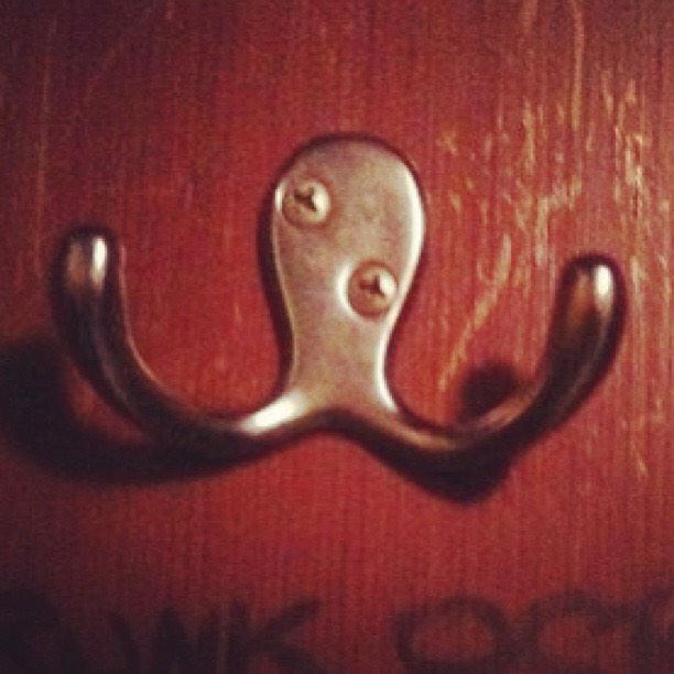 jeffvanvleck's tweet photo. Drunkn octopus who wants to fight you says #HappyNewYear #meme http://t.co/XXVSE94lGV
