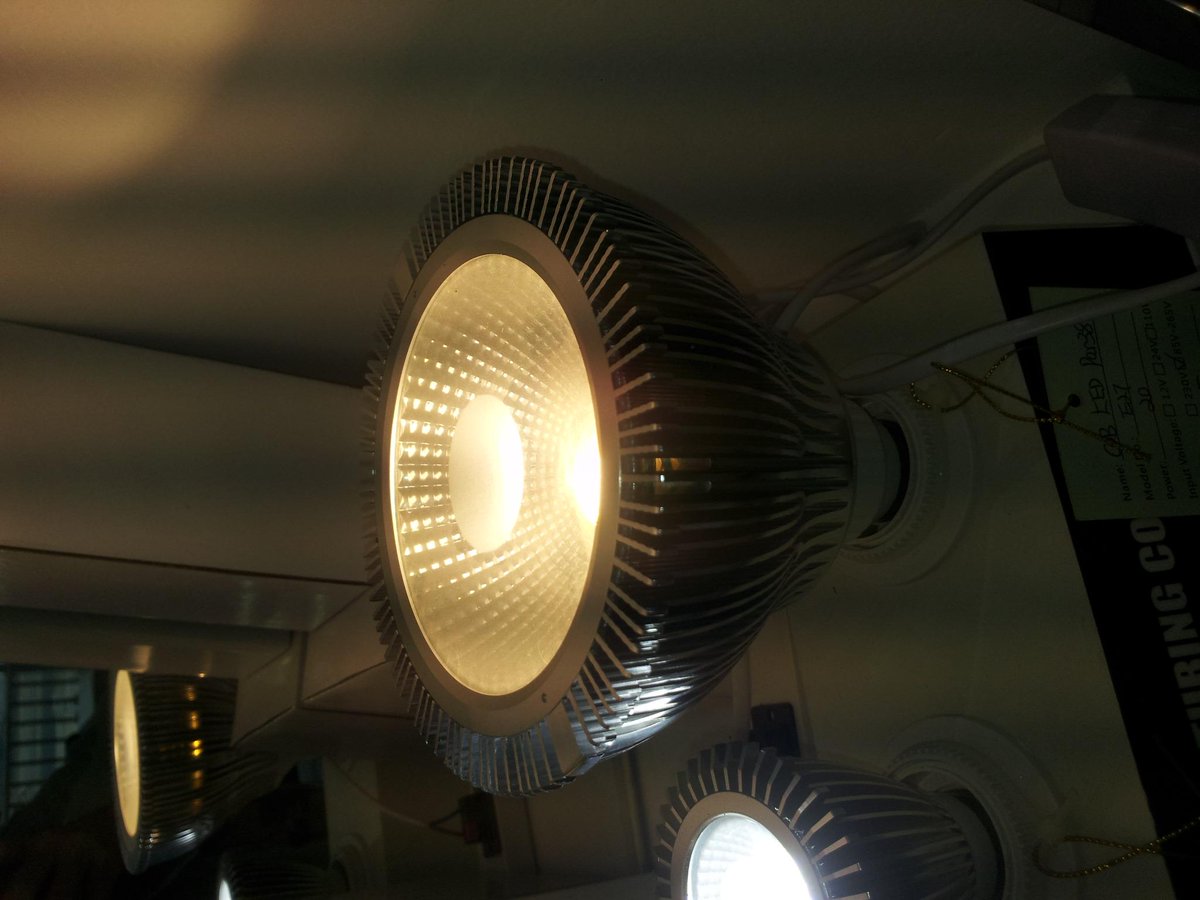 COB bulb,can make warm white,cool white and natural white,the quality is good and price is reasonable.