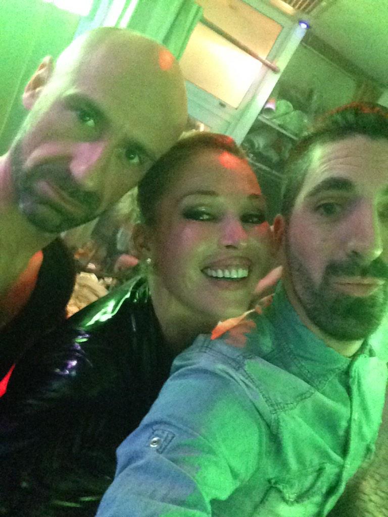 indraoff's tweet photo. Selfie de ouffff #hapPEAnewYEAR http://t.co/FNYKiBMn63
