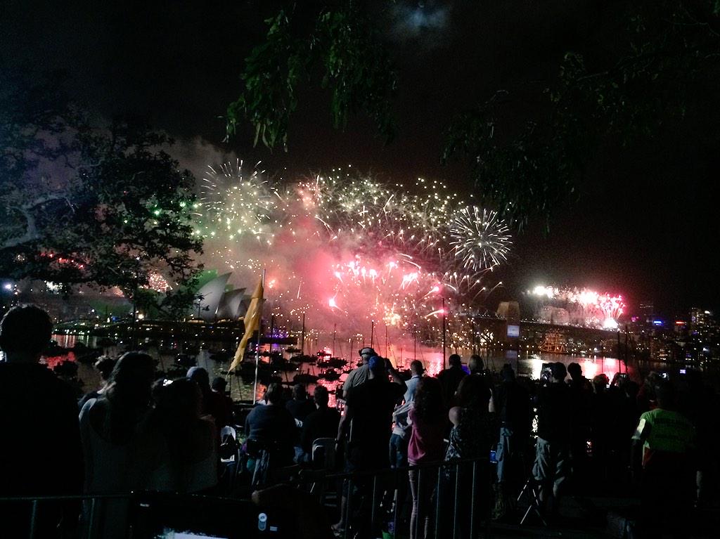 eva_coe's tweet photo. Happy New Year #SydNYE 🎉🌟 http://t.co/z9nBAmx2k5