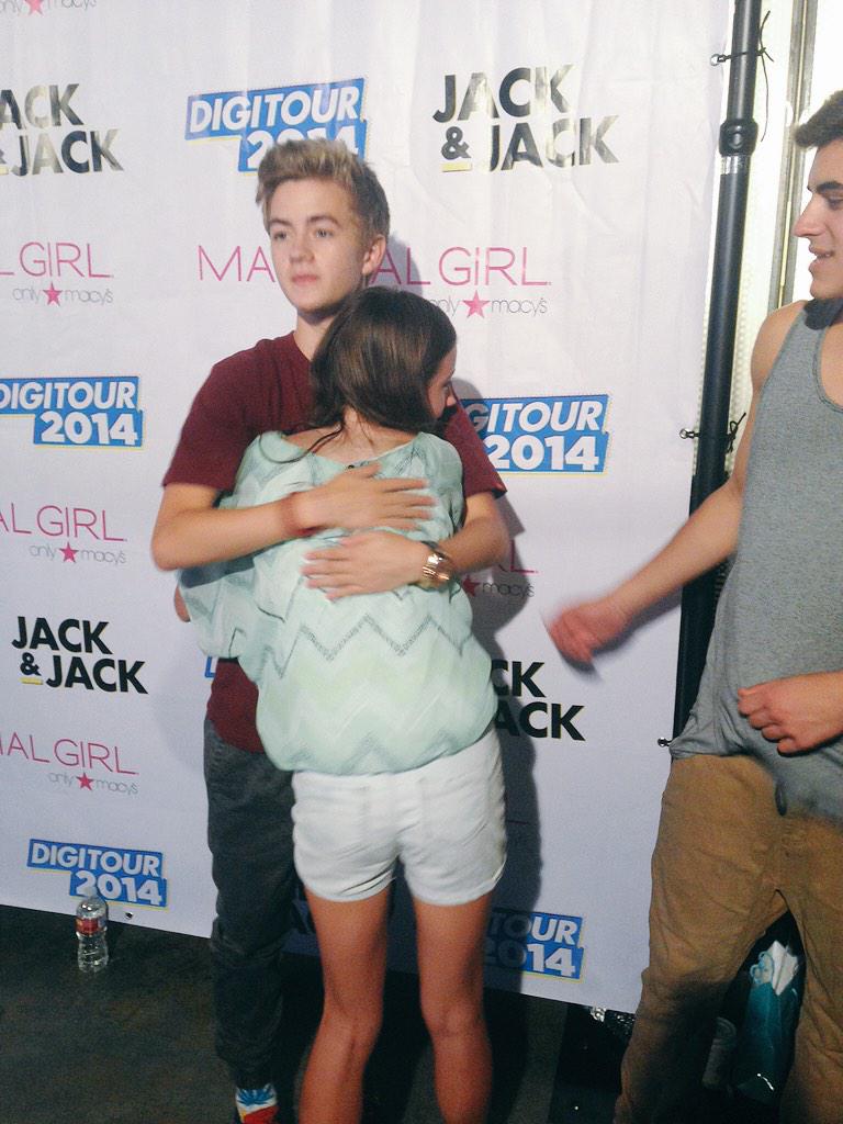 SamChecchia4's tweet photo. @DigiTour #DigiTour2014 #digitourslaybells #digitourjackandjack 💝💝❤️❤️ http://t.co/j0lUzZwUeV