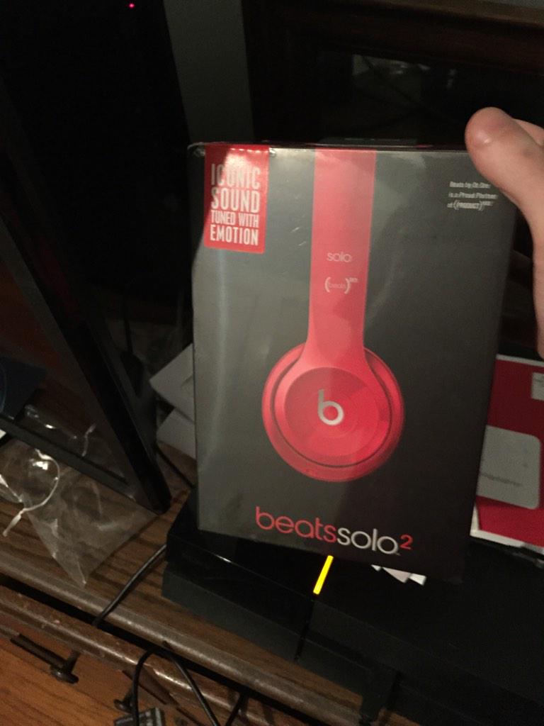 DatDudeBP's tweet photo. #ALLREADY!!! Preciate it boss RT @StarnsPhilip: @DatDudeBP thank u #DatDudeSanta 4 the beats. Good luck next season http://t.co/4tSMs6IJeo