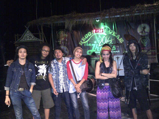NATH_THELIONS's tweet photo. Thanks @The_Jhons cianjur aquatic resort- tahun berubah semoga stabil slalu buat teman2 dan ParaSinga #yessaah http://t.co/oJXpxizAt7