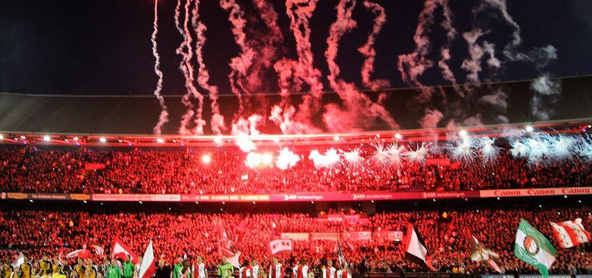 fr12nl's tweet photo. Kameraden, een gelukkig, gezond en sportief 2015! #Feyenoord http://t.co/AicGWaw5eP