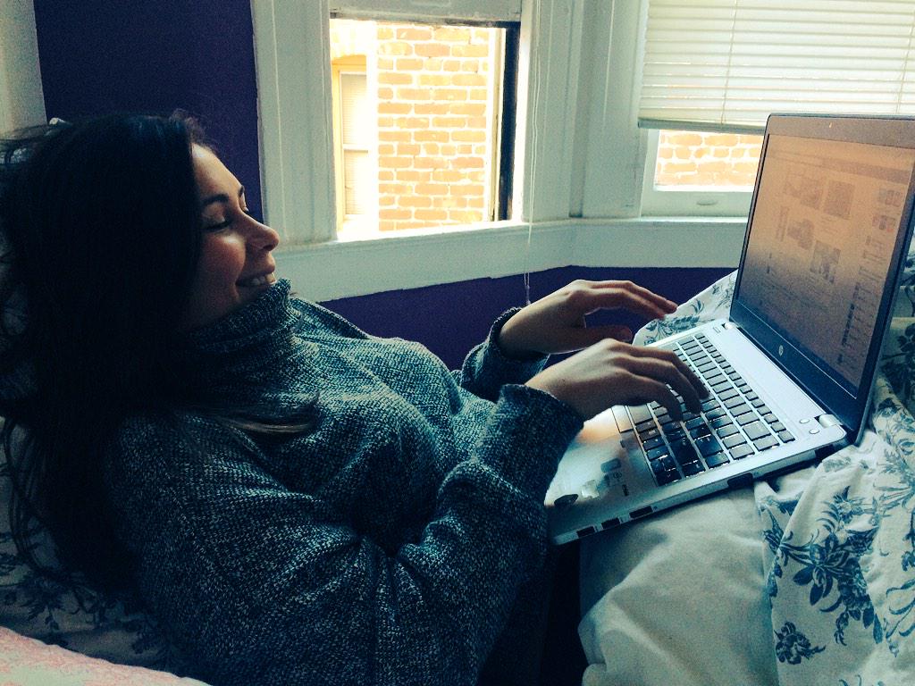alicesauras's tweet photo. PR princess @ChanelKaiulani sending off the last emails of 2014. Work work work! #peoplesoft #fhfriends #fhamily http://t.co/7lKCV11wfd