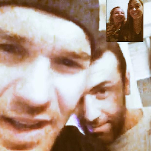 2015 est arrivé chez les Français. Bonne année à mes 2 clowns préféré. <a href="/ouim24/">maxime ouimet</a> <a href="/yanoff23/">Yannick Offret</a>