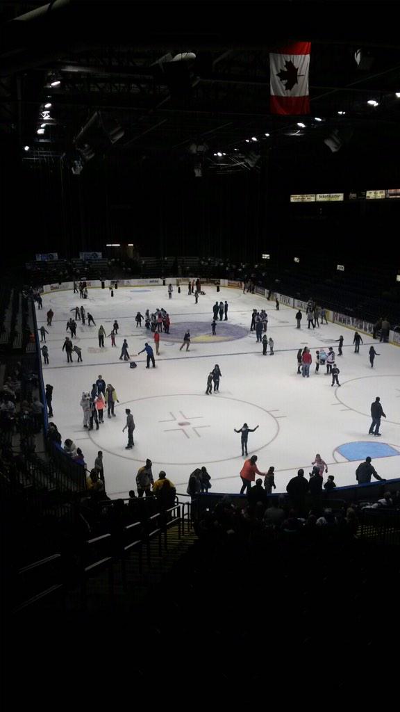 FNYtown's tweet photo. First Night on Phantoms Radio &amp; skating with Phantoms @CovelliCentre1     Thank you @Huntington_Bank 4 sponsoring! http://t.co/USw0CByZz0