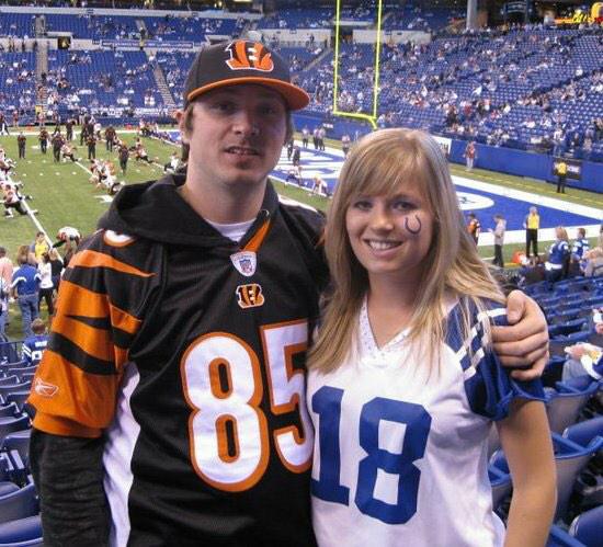 DJ_Smith09's tweet photo. Uh oh, battle royale in the Smith household for #WildCardWeekend @Colts #CINvsIND Go Colts Go! http://t.co/A0vlqe4rVX