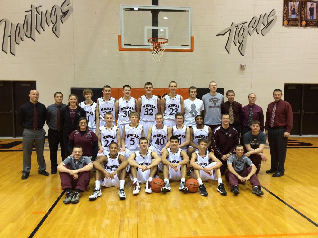 Congratulations to your 2014 GNAC CHAMPIONS!! 🎉🎉🏆 Norfolk defeats Kearney 62-45 #Undefeated #KeepRollin 🐾🏀