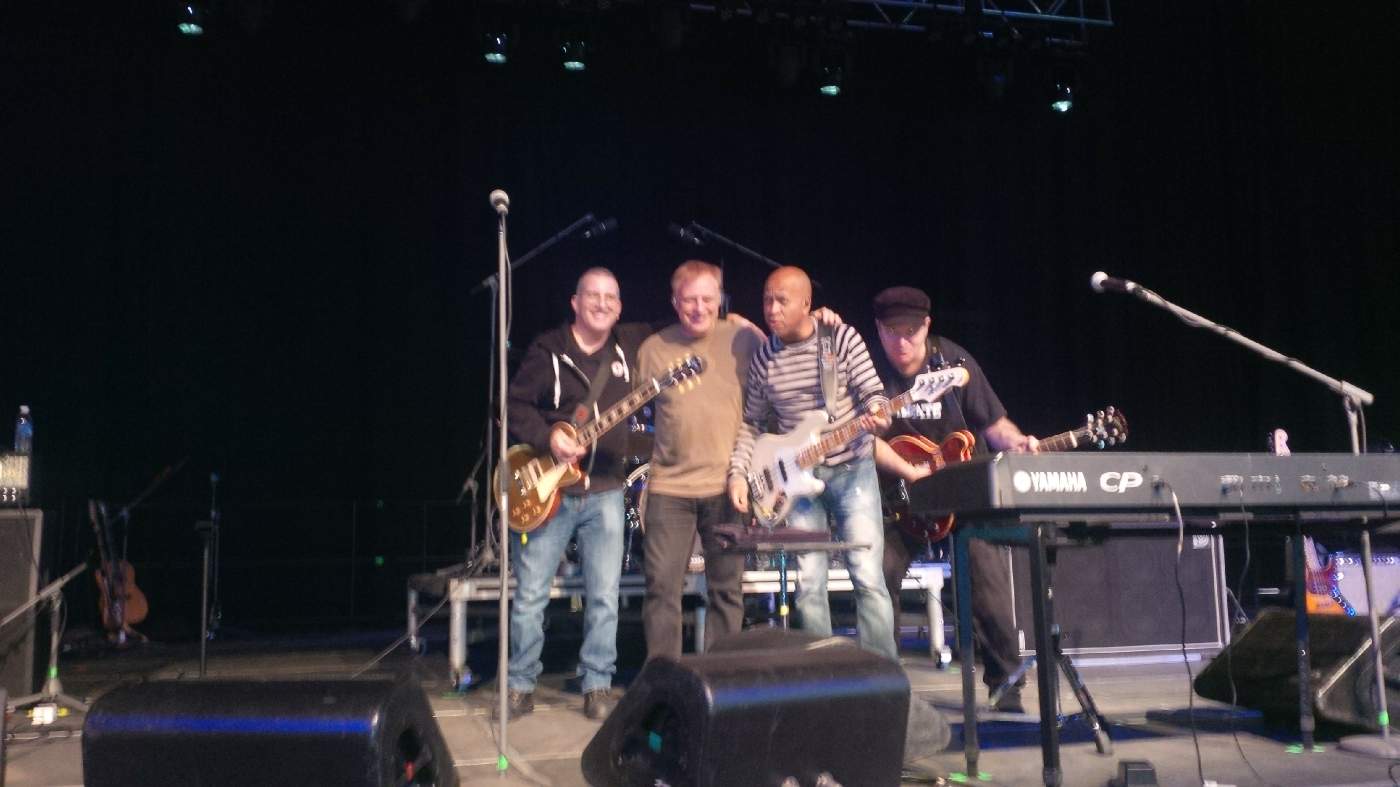  Happy New Years Jenn, were ready for the Summerside PEI NYE show and happy birthday Burton Cummings 