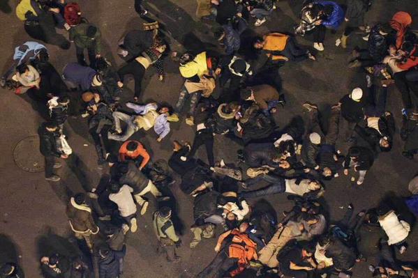 Сколько погибло в давке. Погибшие в давке на Хэллоуин. Шанхай Новогодняя давка.