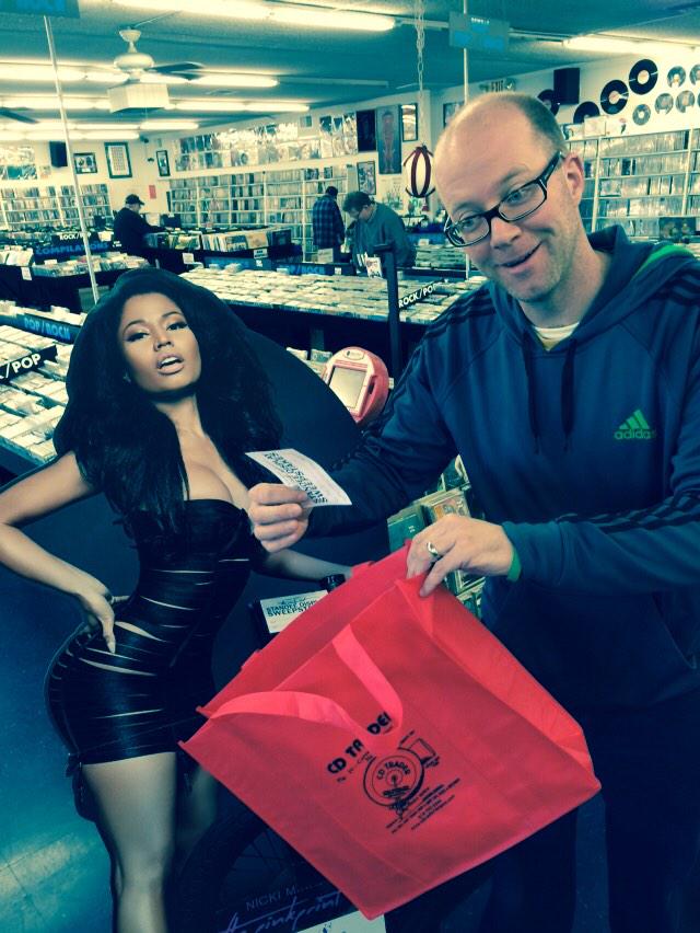 CDtrader's tweet image. It's time to find out the winner of the @NICKIMINAJ sweepstakes!