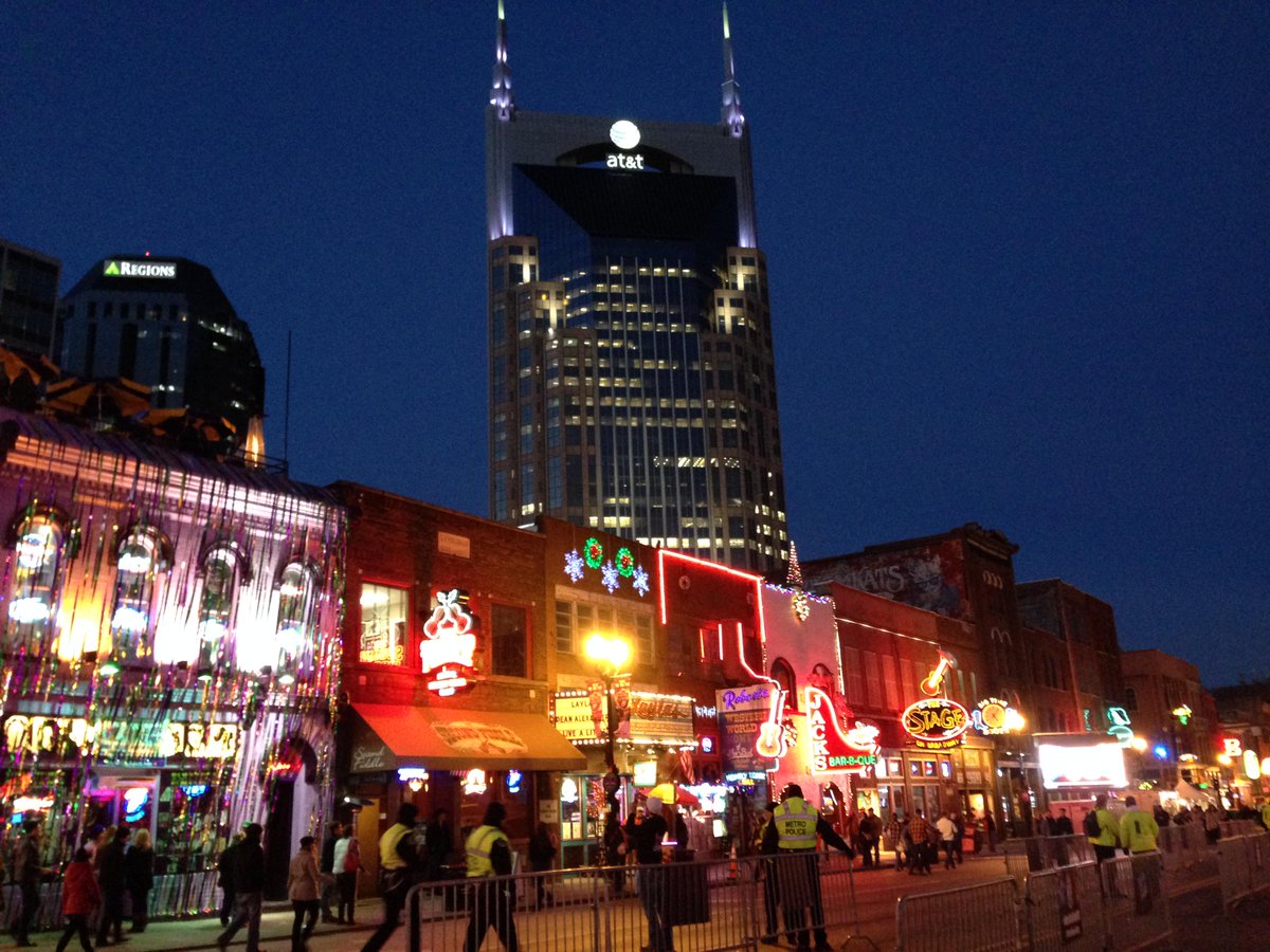 visitmusiccity's tweet photo. Oh, Nashville, you’re so pretty at night. Especially on #NashvilleNYE night! RT if you’re here w/us or wish you were! http://t.co/ik7WoRGNhI