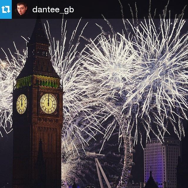 travelplusve's tweet photo. El 2015 ha llegado al Reino Unido: #Londres festeja a lo grande

#HappyNewYear http://t.co/S78YMvJr0z