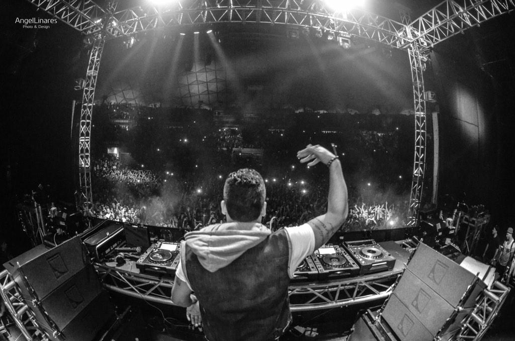 OfficialDaNo's tweet photo. #YearThrowBack VENEZUELA http://t.co/wQlFlbpMdL
