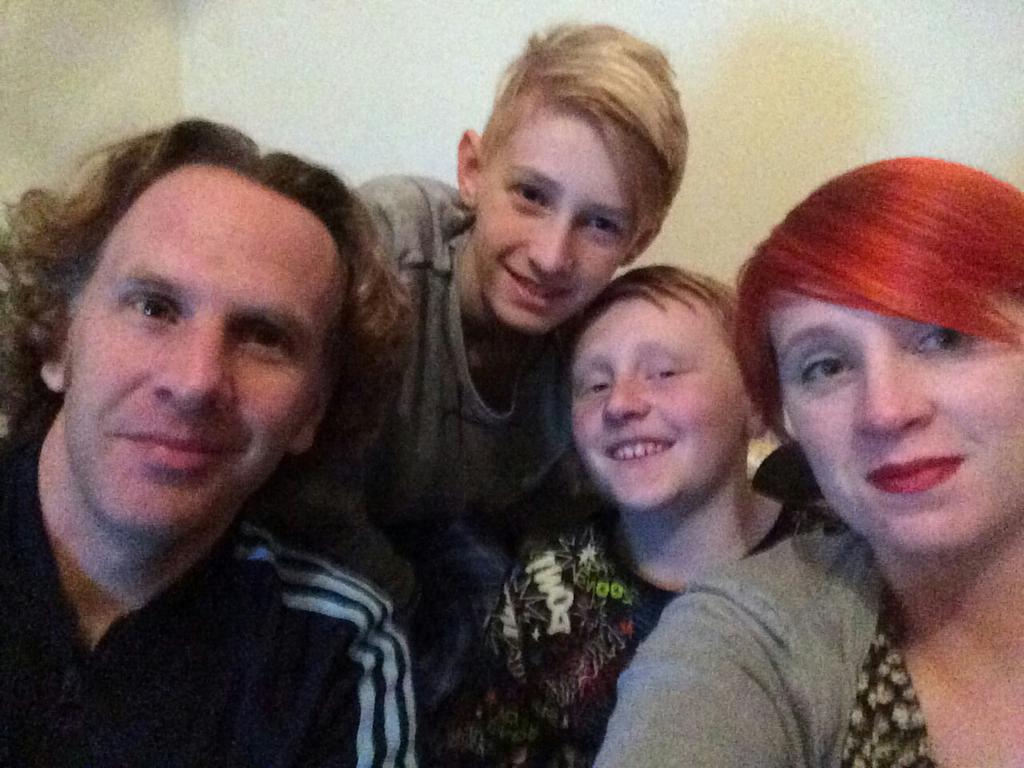 Bekeejacobs's tweet photo. Happy New Year from us lot xxx #goteamjacobs http://t.co/1oKGoZGUlm