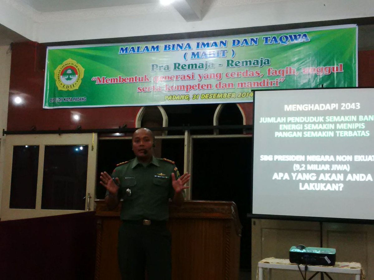 rulybernaputra's tweet photo. LDII Kota Padang adakan MABIT (Malam Bina Iman &amp; Taqwa) di mlm thn baru. Dandim 0312 sbg pemateri @ldii_news http://t.co/A9GP1U8d1R