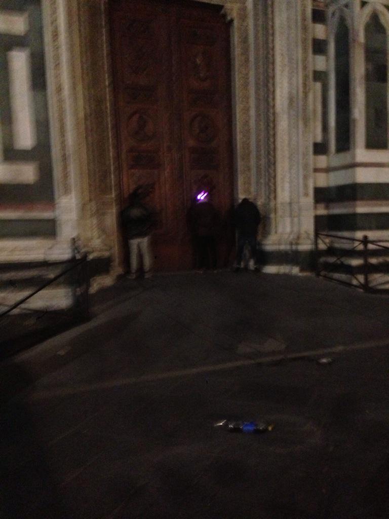 RevReve's tweet photo. Noi che pisciamo sul duomo http://t.co/5PeACoWutQ