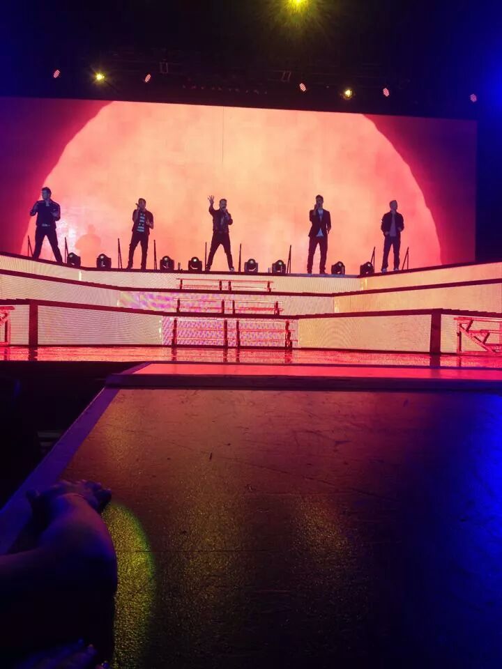 MaddyNelson_'s tweet photo. #Best2014Memories #IAWLTSummer with @v_pal008 and the @backstreetboys 😍 literally, the best night of my life. http://t.co/s4vslTbzuj