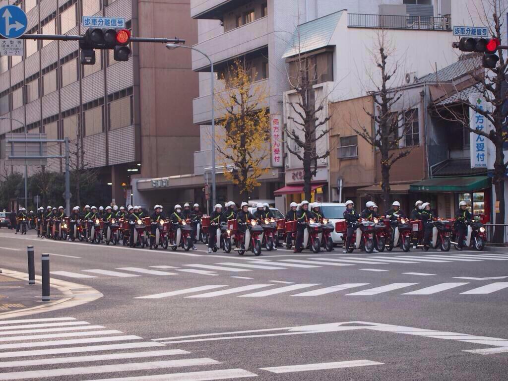skdwm's tweet photo. 郵便局の本気を見た http://t.co/Dr3iNrz5B1