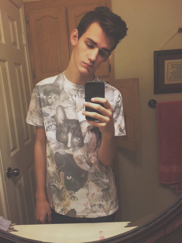 Luke Riggs (fanpage) (@LukeRiggs5eva) | Twitter