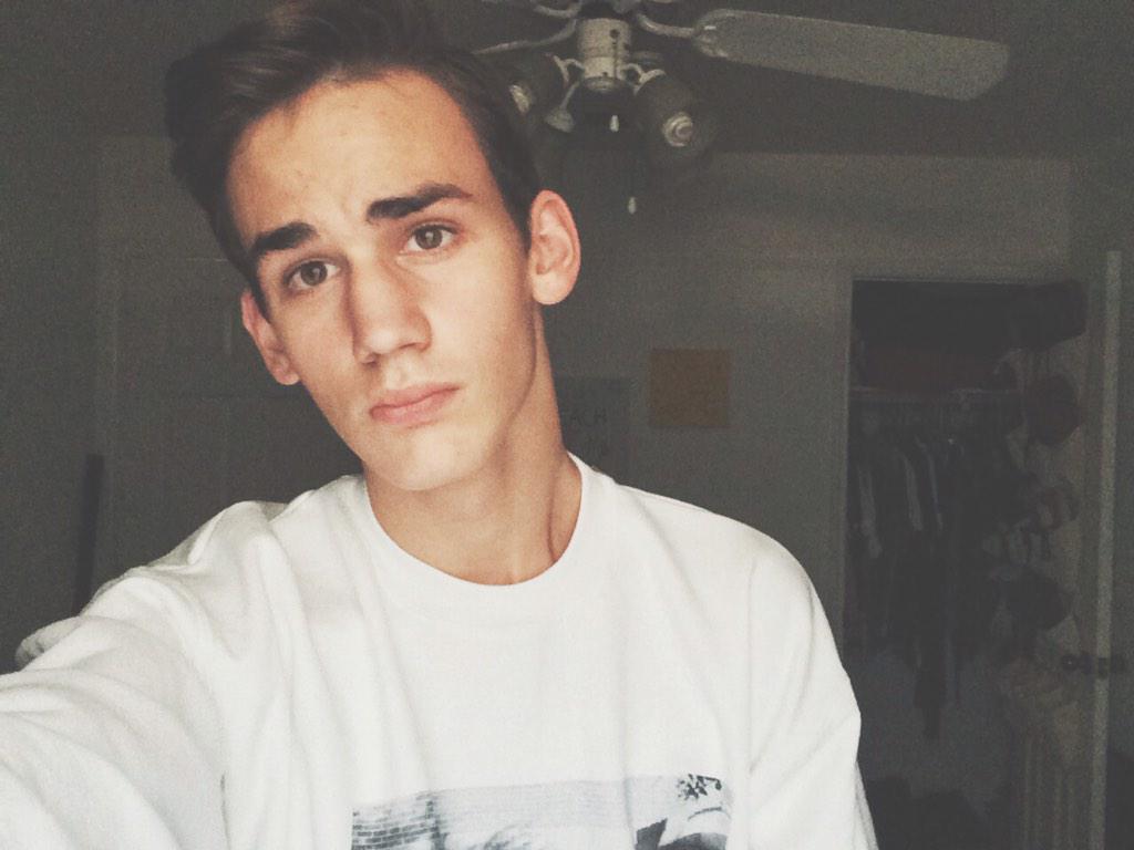 Luke Riggs (fanpage) (@LukeRiggs5eva) | Twitter