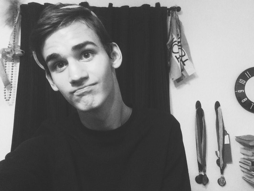 Luke Riggs (fanpage) (@LukeRiggs5eva) | Twitter