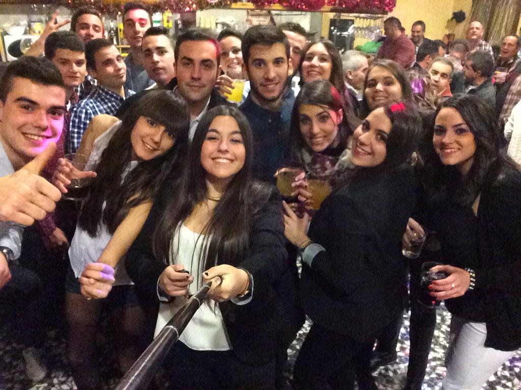 28MariaJose's tweet photo. Feliz año de los peñalveros!!! http://t.co/0bpZfuMEiY