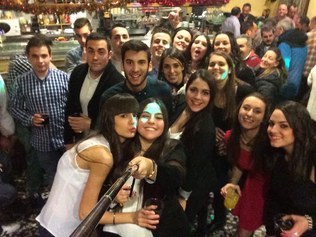 28MariaJose's tweet photo. Feliz año de los peñalveros!!! http://t.co/0bpZfuMEiY