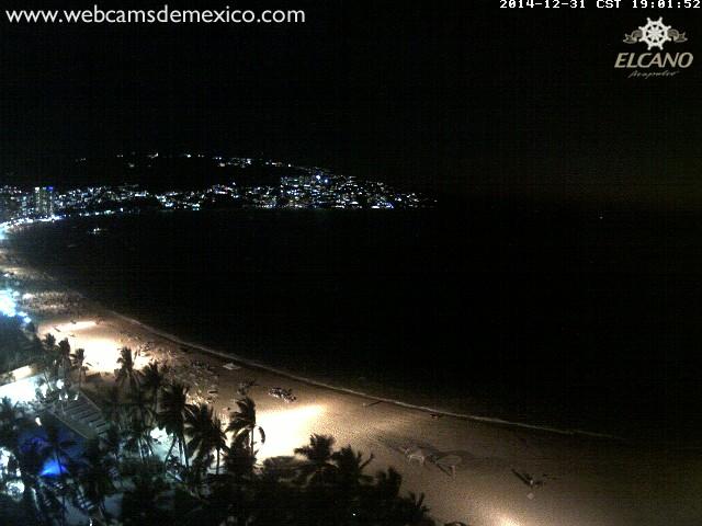 jmsampedro's tweet photo. Mira @pedromartin2022 jaja #Acapulco en este momento. Cámaras listas para el Gran Gala de Pirotecnia de esta noche http://t.co/pXDzUxwc0B”