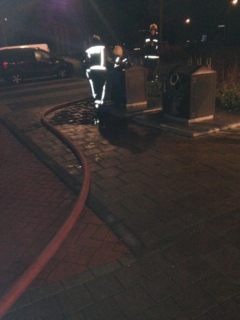 Brandweer #Gouderak voor containerbrand naar Breeweer Ouderkerk voor ondergrondse containerbrand. Beste wensen 2015