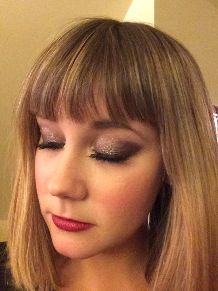 justaddmascara's tweet photo. My #NYE #makeup look featuring maximum smoke and sparkle #2015 #goodbye2014 #glamour #solong2014 http://t.co/sMLbLAjjb6