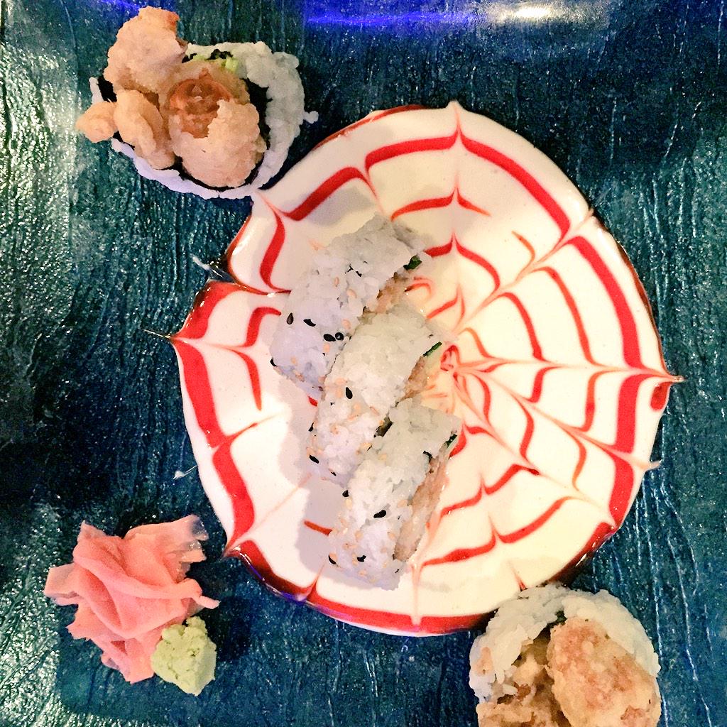 _Spiderman_'s tweet photo. For New Years Eve I'm having an Amazing Spider-man sushi roll. Happy New Year! http://t.co/2HgWb8NbNx