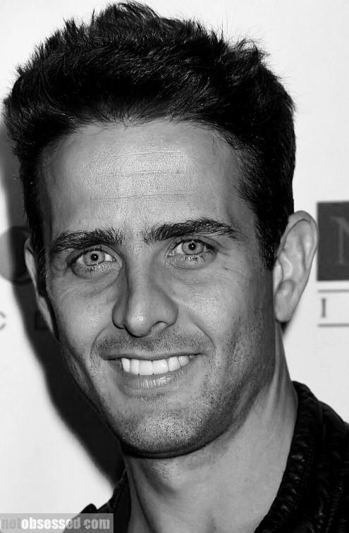 Happy birthday to joey McIntyre 