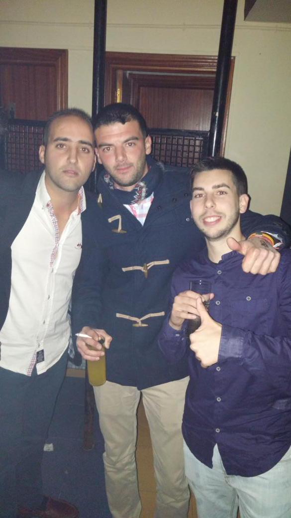 isma1103's tweet photo. @Betosl28 de borrachera @luismi_catano http://t.co/ovYs6dmVgy
