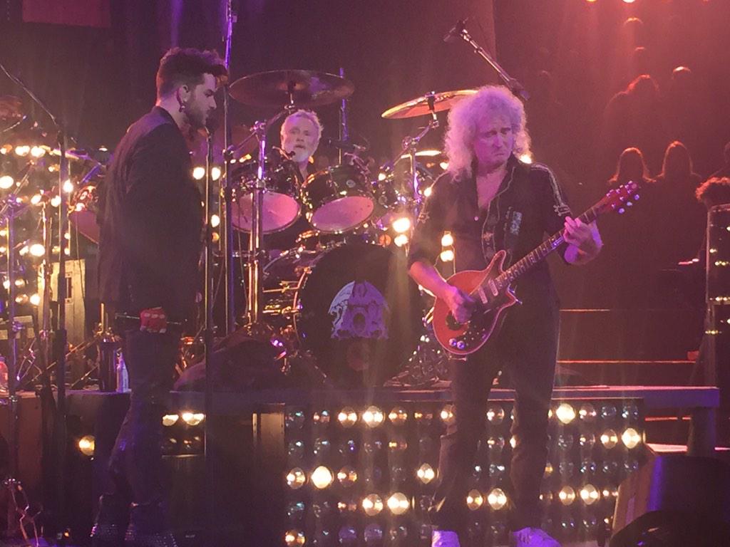 Bluelightprod's tweet photo. @OfficialRMT thank you, thank you, thank you. You guys truly are the greatest!!!! Was great seeing you live tonight!! http://t.co/FOO9RnaBbk