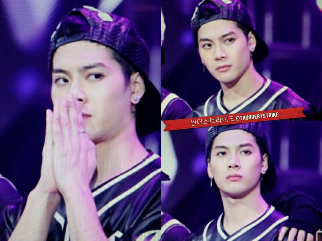 thunder7strike's tweet photo. Happy new year! (feat. 뒷북프리뷰) #Got7 #Jackson http://t.co/0LeU5fPbhe