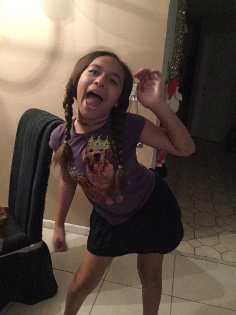 ATaujours's tweet photo. Being silly on #NYE 😀 #ariana #AriT #HappyNewYear2015 http://t.co/HF2YNvo1MI