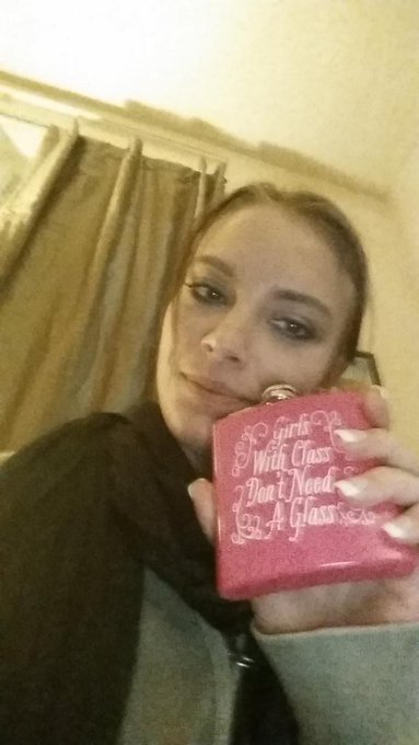 Someone is only ordering cokes tonight #cheapass Lol http://t.co/AOMaHxqere<a href="/tag/cheapass"class="tags">#cheapass</a>