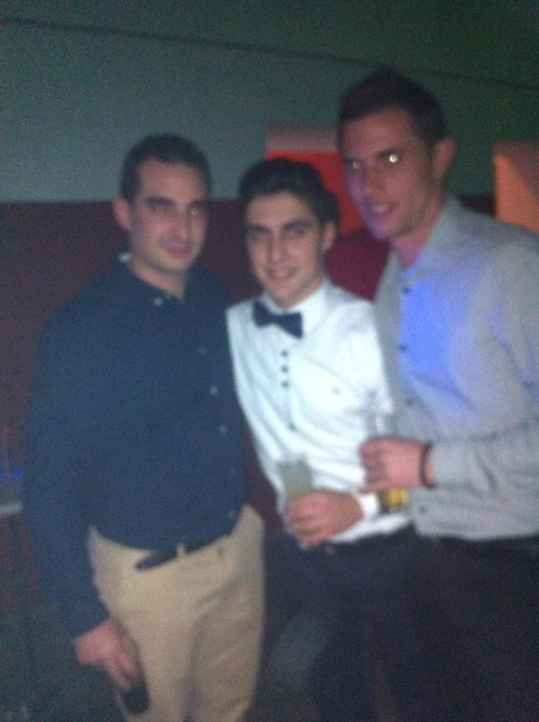 ismaelduran17's tweet photo. Ola k ser @rubrn#@gatps http://t.co/fefJHLdh62