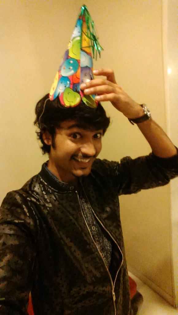 Hppy new year! Hope u get more closer 2 ur dreams this year! Hw did u celebrated 31st? RT if u had grt fun last nite!