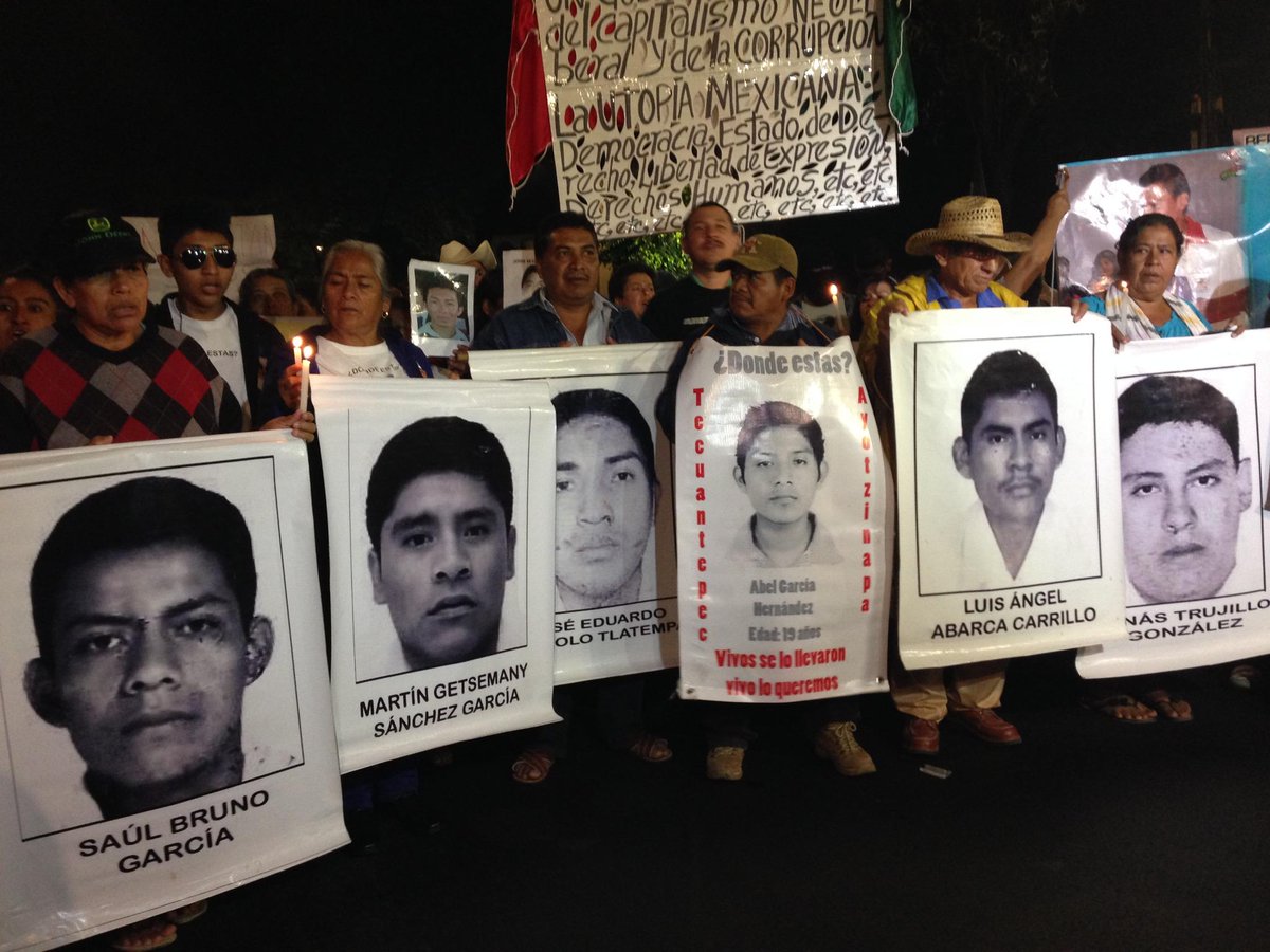 MVSNoticias's tweet photo. Reclaman padres aparición de #normalistas ante el 'cuerpo represivo' del gobierno #31DMx AUDIO http://t.co/Hj0OinAEC7 http://t.co/PjMdDrKgGx