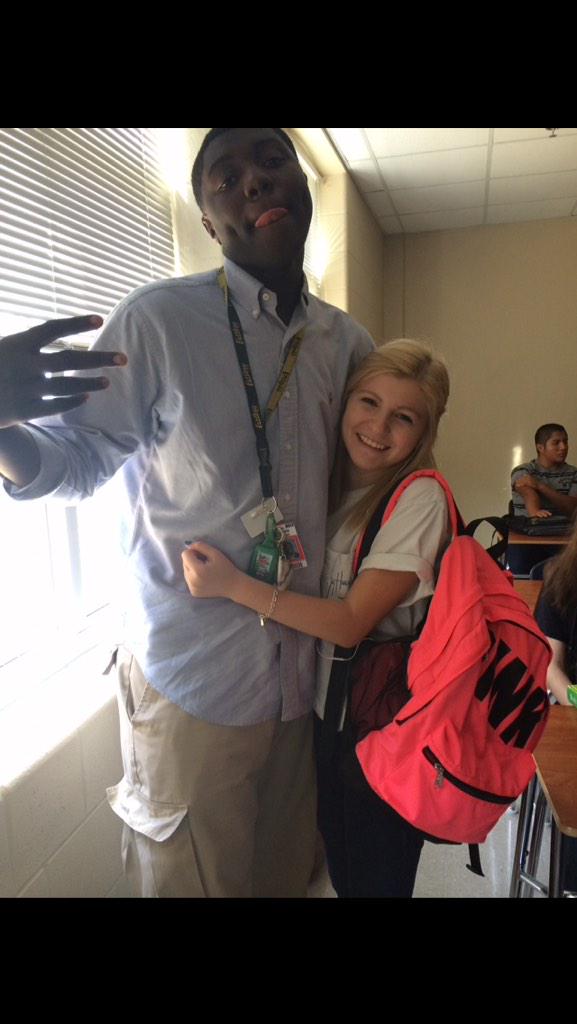 Swagg_Boy_Mook's tweet photo. #Before2014Ends thank for being a good friend love you fam @kenziehenline @lindsaygreennn http://t.co/vajHD7jEr2