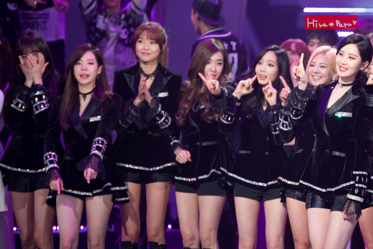 hirahira1121's tweet photo. "3...2...1...Waaaaah Happy new year-----" http://t.co/KYQNTyLKdL