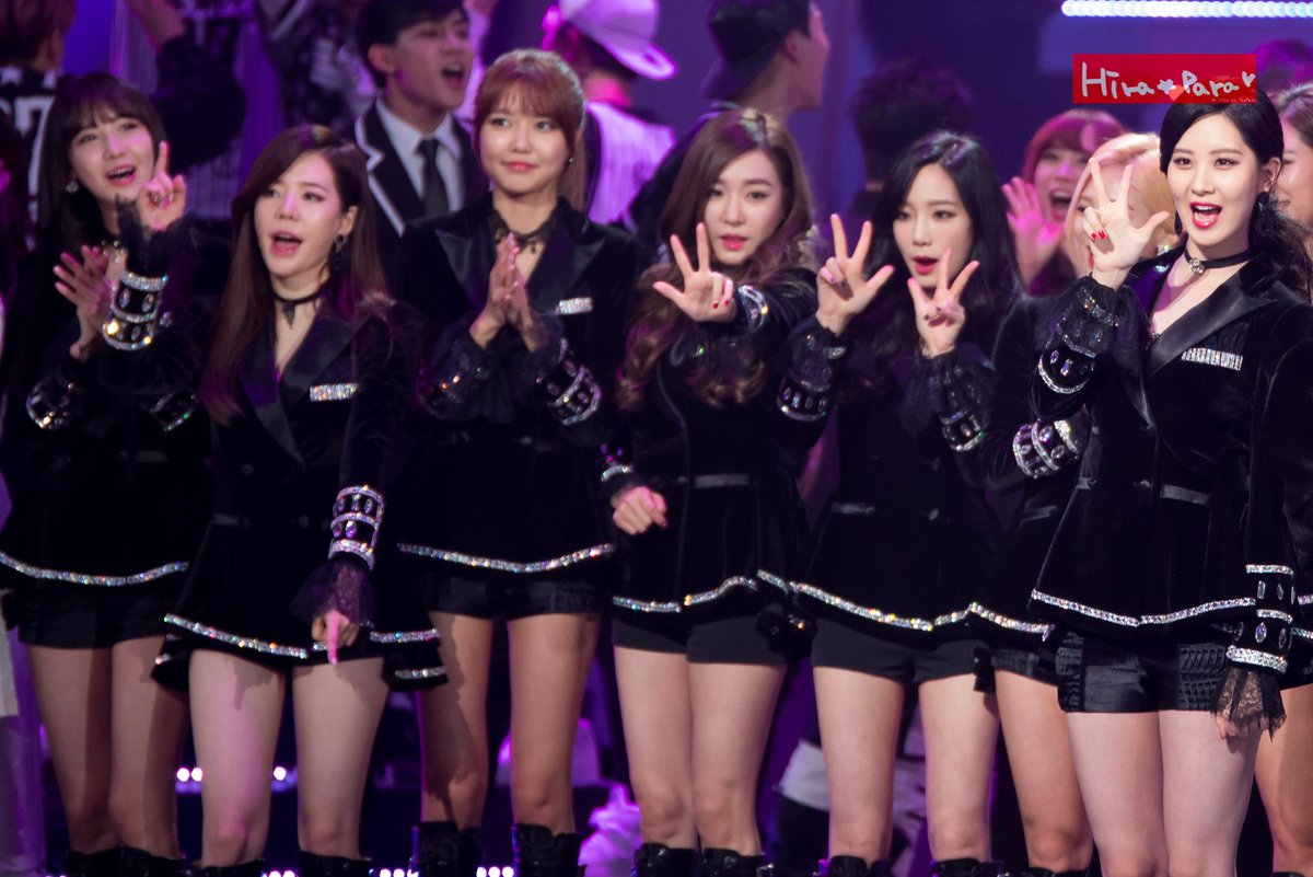 hirahira1121's tweet photo. "3...2...1...Waaaaah Happy new year-----" http://t.co/KYQNTyLKdL