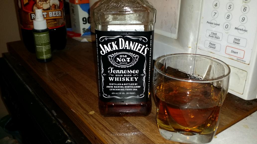 KD0BTT's tweet photo. @JackDaniels_US  happy new years http://t.co/95tQtifAso