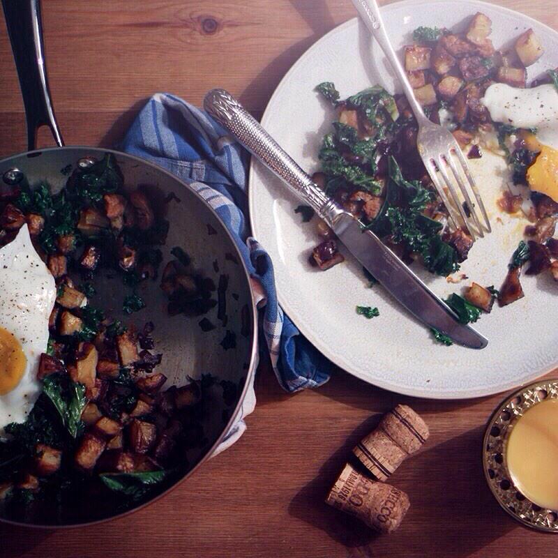 TheHamAndRat's tweet photo. Lords of the fry up make me human again! Thank you @bbcgoodfood #NYE2015 #NewYearsEve #breakfast #foodie #fryup http://t.co/NspyItfnhR