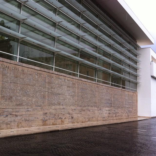 museiincomune's tweet photo. Pubblicato su Instagram da kkaren_eeliot: http://t.co/gOEZXnxzIS. #rome #arapacis #viaripetta #autumn #2014 http://t.co/NrMCU42555